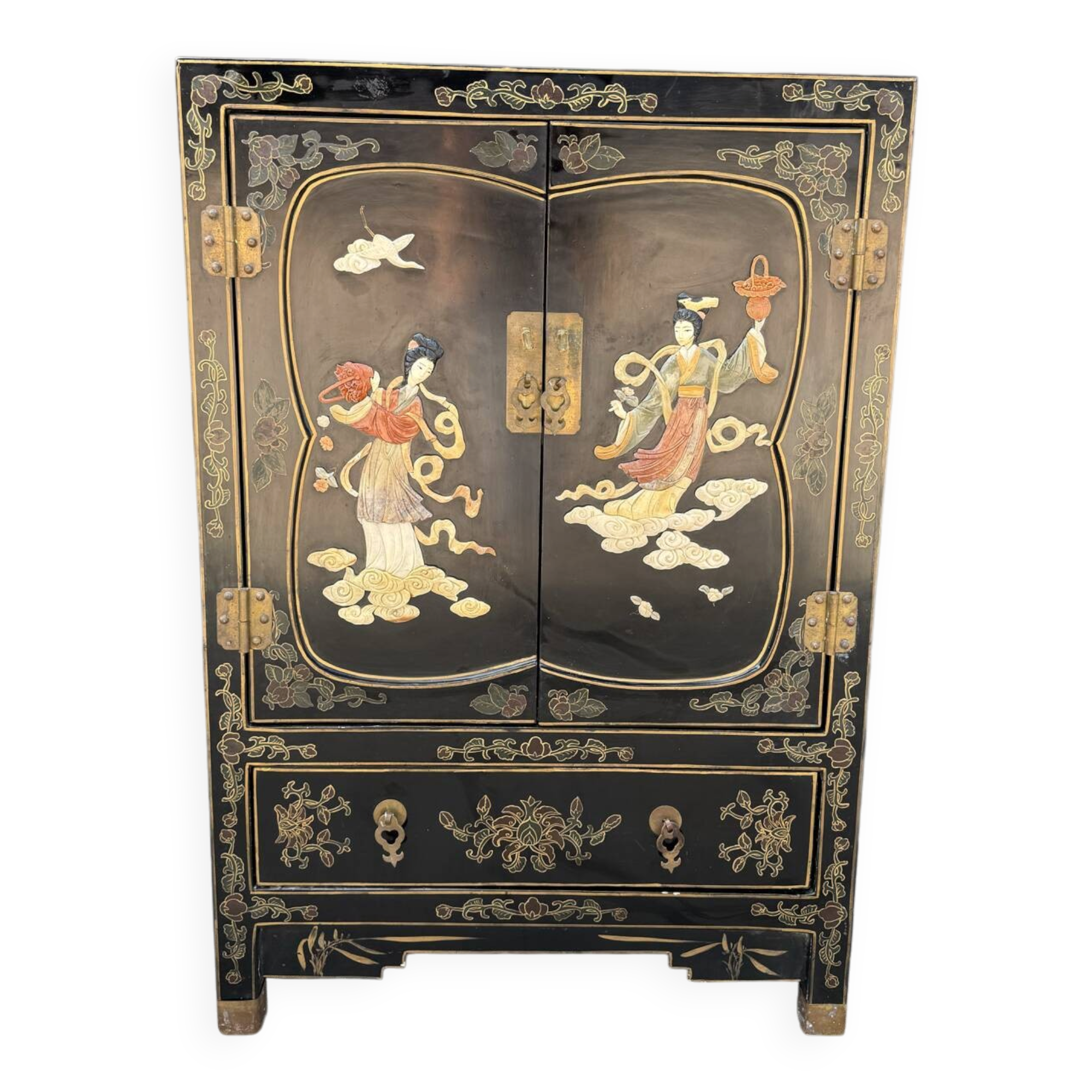 Vintage lacquered Chinese furniture Tianjin