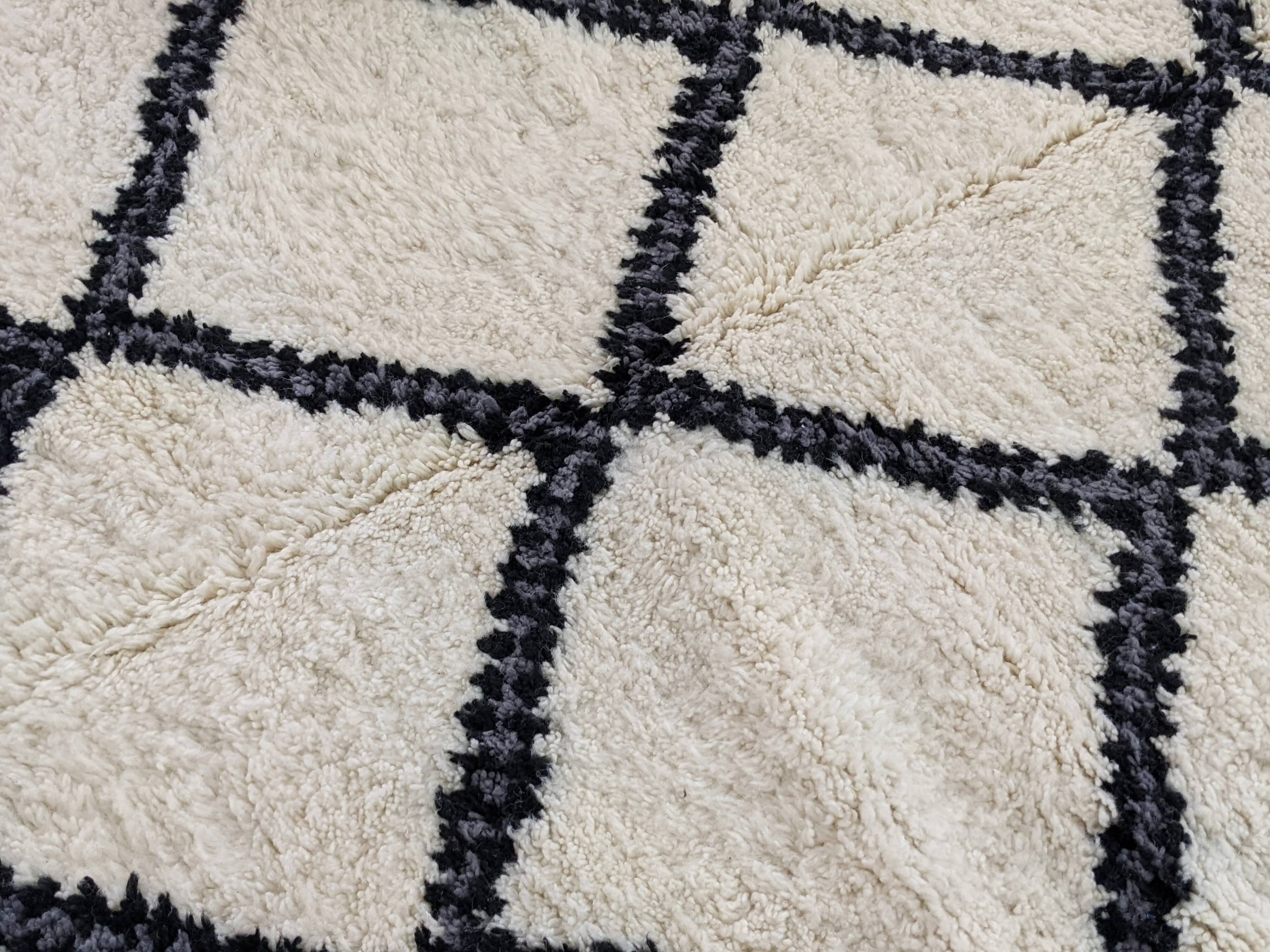 Large Beni Ouarain rug, 280 x 205 cm || 9.19 x 6.73 feet, G-369