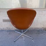 Swan armchair Arne Jacobsen edition Fritz Hansen brown leather