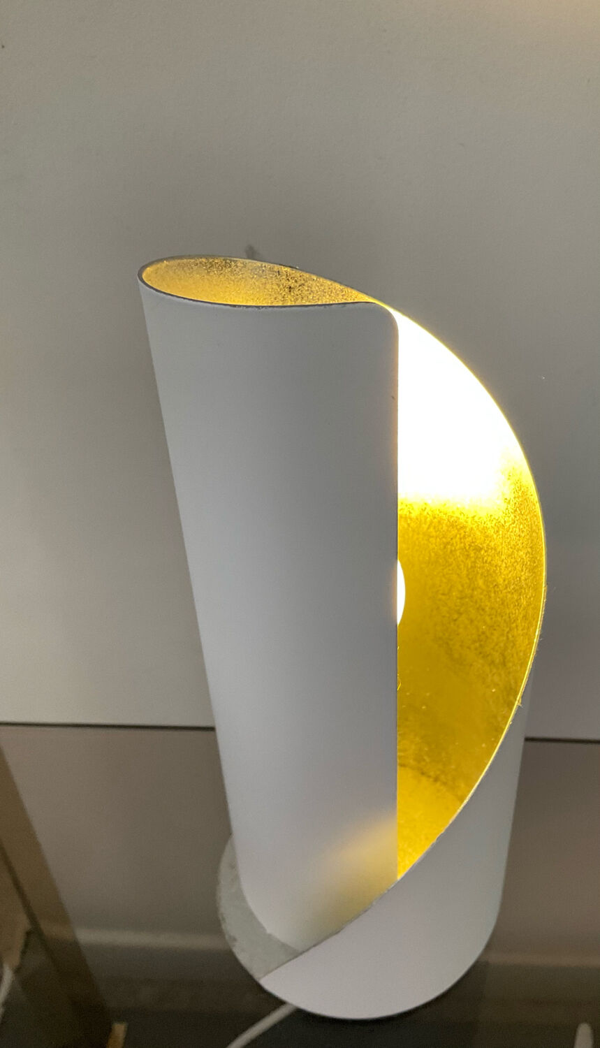 Design lamp in folded sheet metal