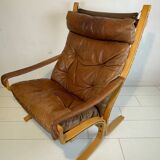 Beautiful vintage Westnofa chair model Siesta by Ingmar Relling. Leather Siësta chair. Nice patina.