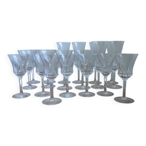 Large 19-Piece Vintage - val saint lambert