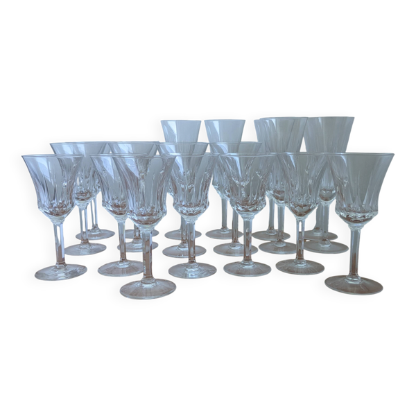 Large 19-Piece Vintage Val Saint Lambert Crystal Glassware Set