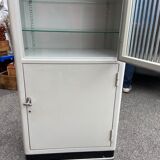 Armoire à pharmacie vintage