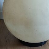 Énorme lampe boule fibre de verre