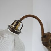 Paire d'appliques en laiton et en verre