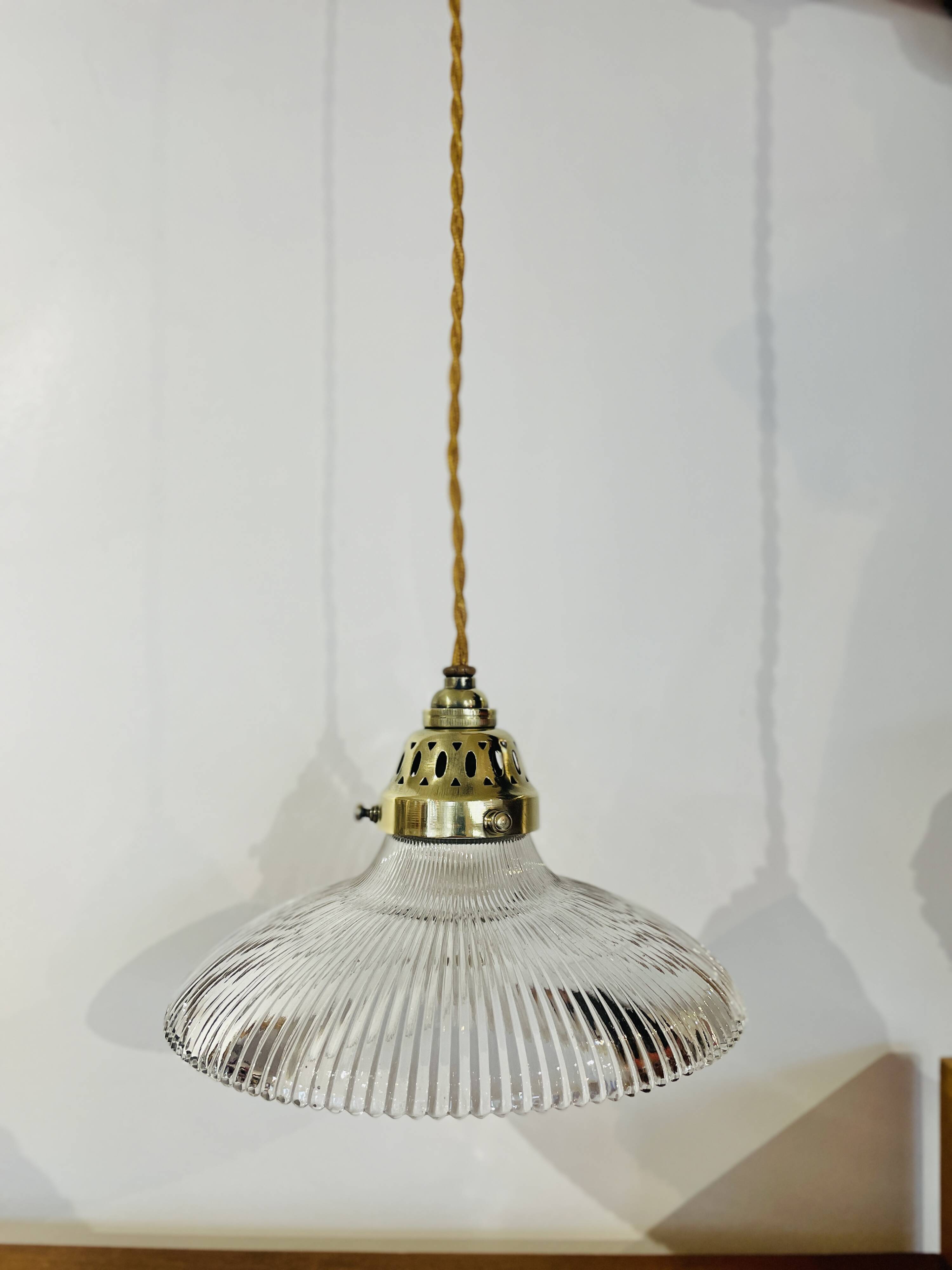 Suspension en verre holophane années 50