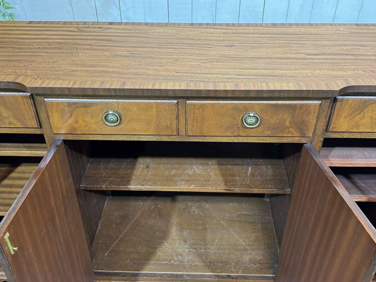 Enfilade with 4 English doors from the 1950s in mahogany.