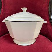 Art Deco style porcelain soup tureen