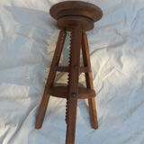 Shop stool with screw