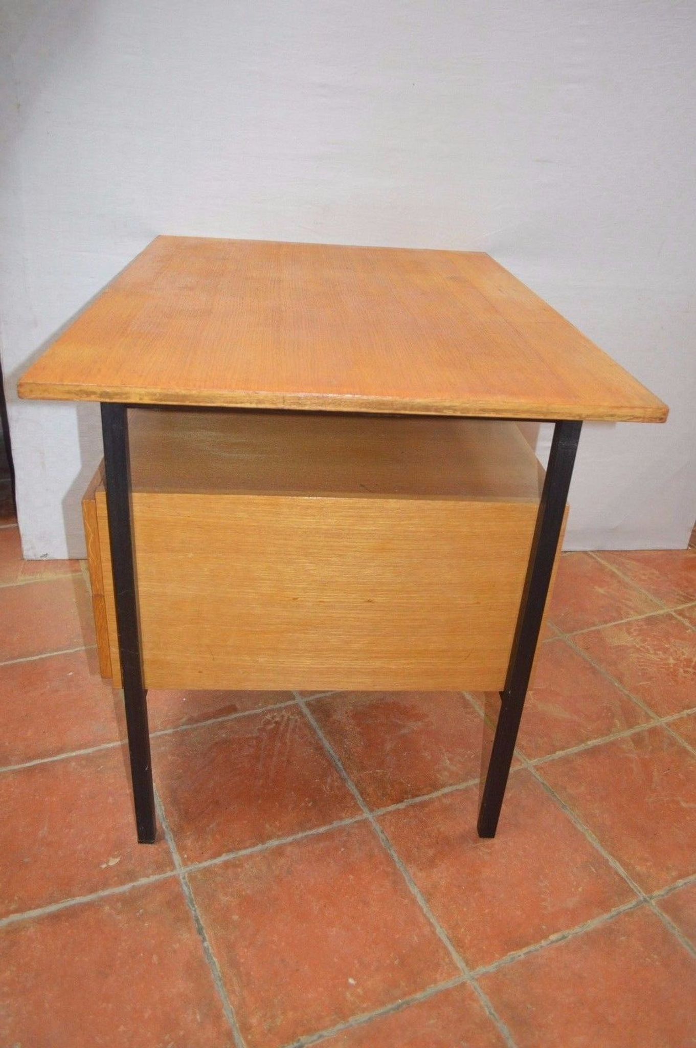 Bureau vintage en fer et bois