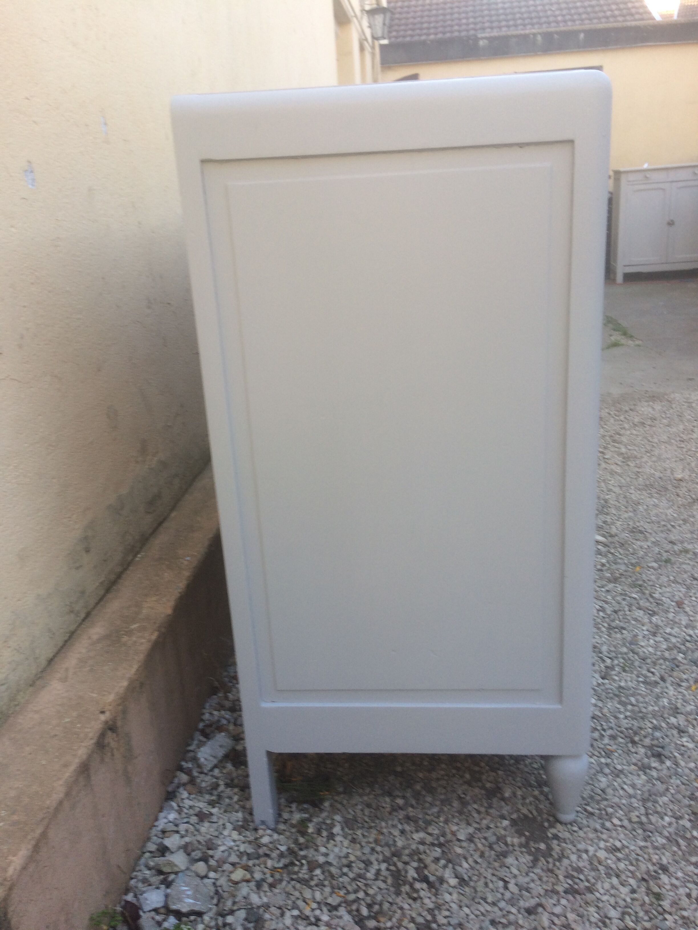 Low buffet of the 1930s