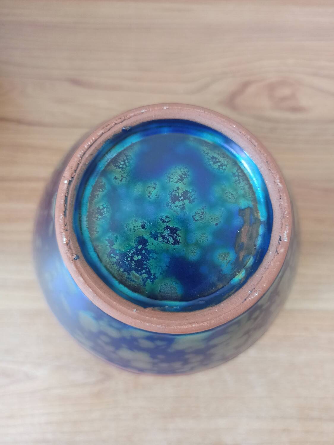 Hand-turned stoneware vase – Iridescent glaze