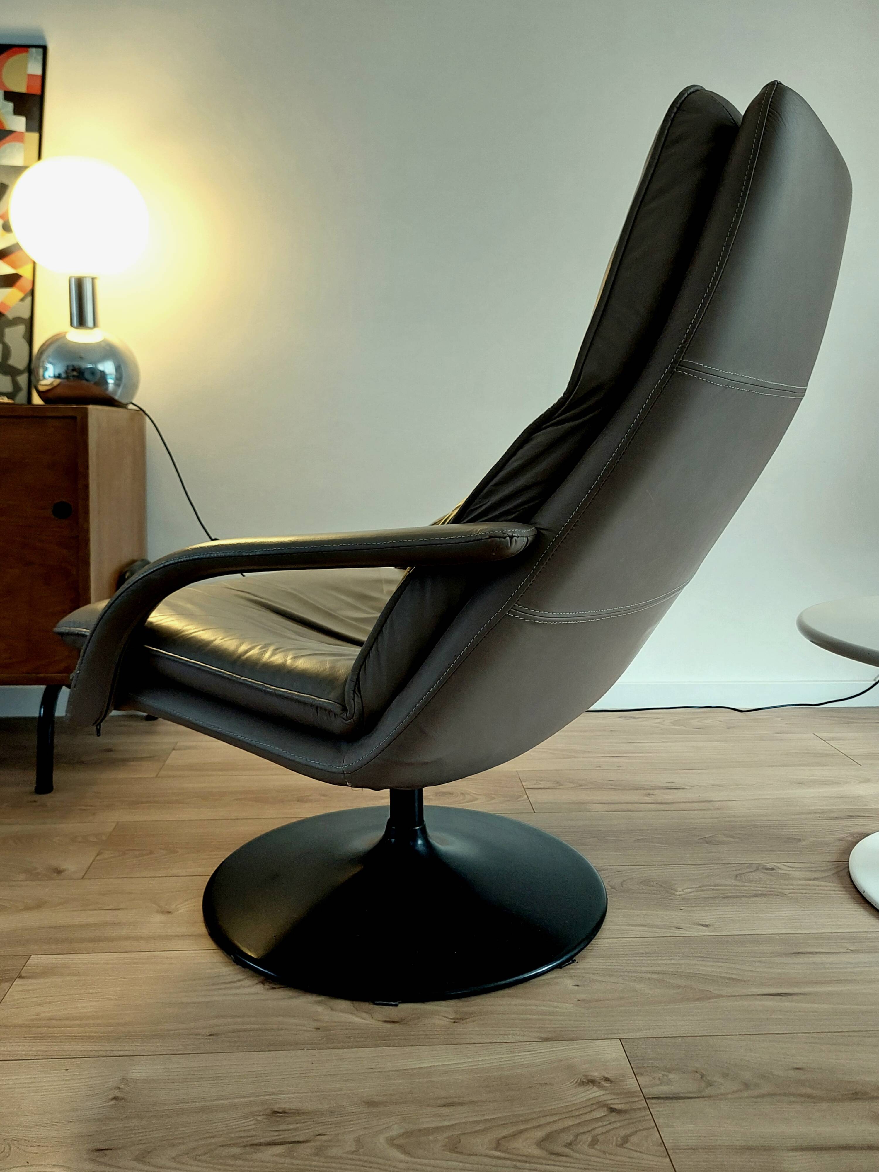 Lounge pivotant artifort geoffrey harcourt
