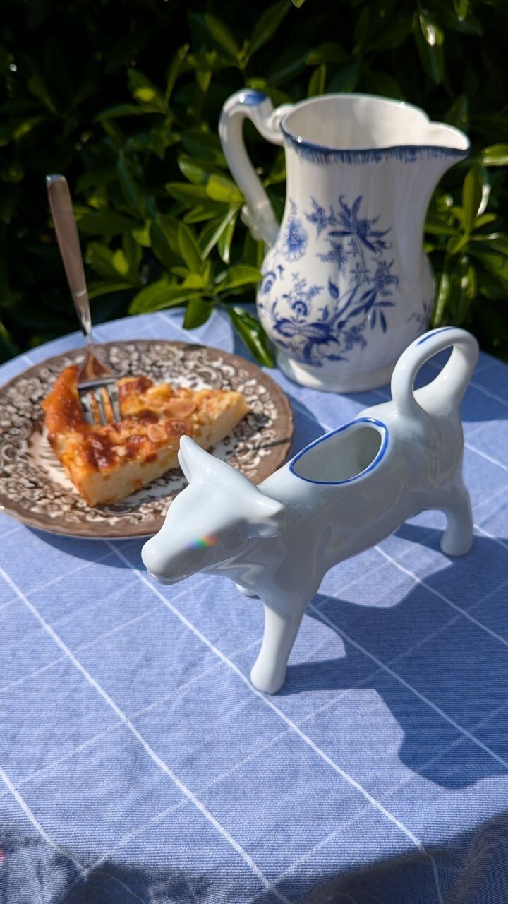 Pichet en forme de vache vintage — objet décoratif/soliflore