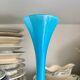 Vase, soliflore en opaline bleue et blanche