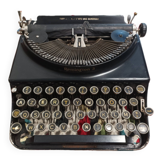 Remington Portable Typewriter 3 USA 3030s