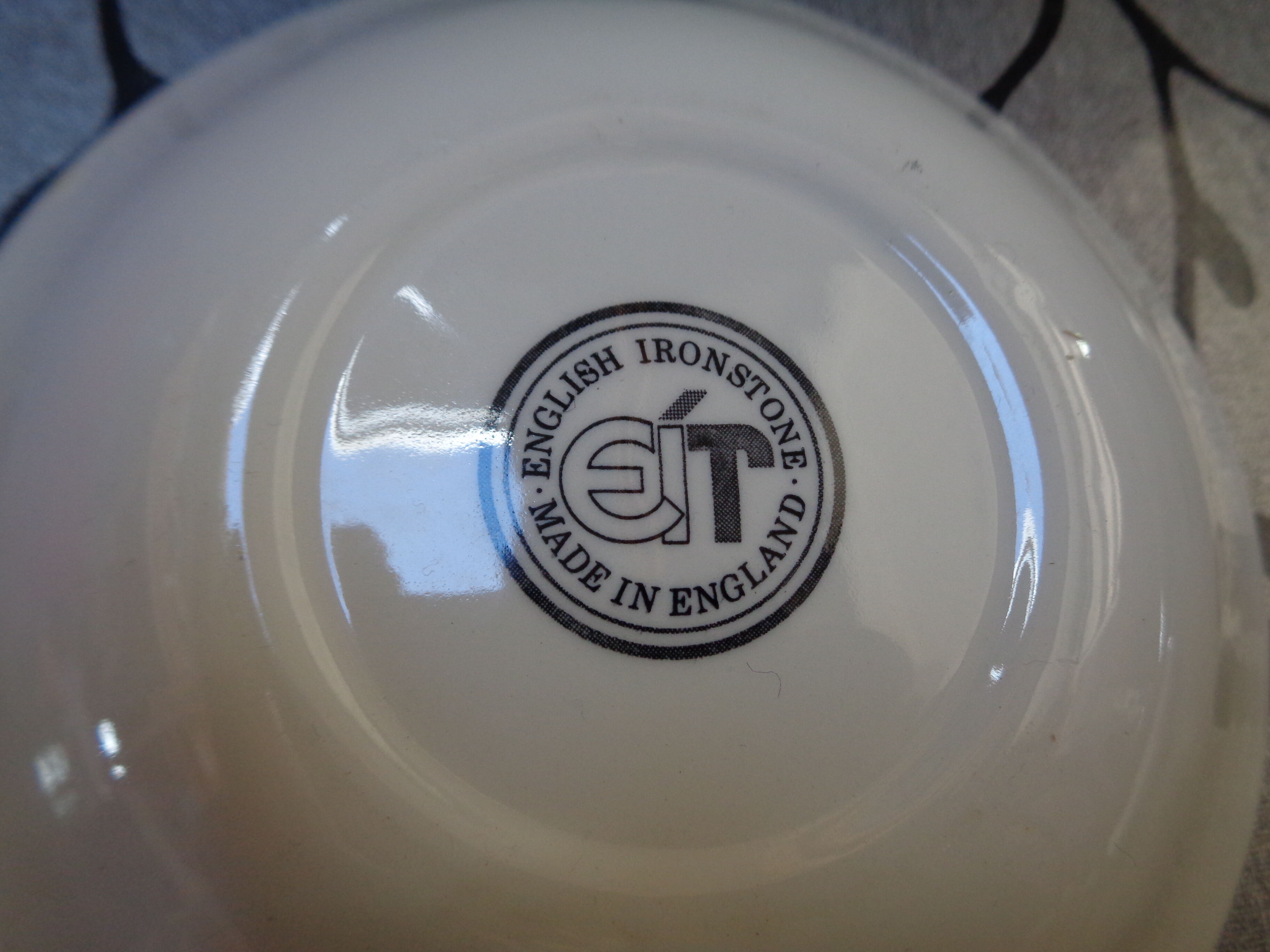 Raviers et assiette England Ironstone Made in England
