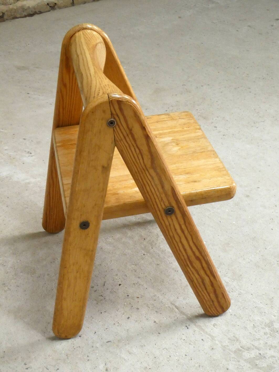 Pierre Grosjean's pine children's chair, Belgium, 1970
