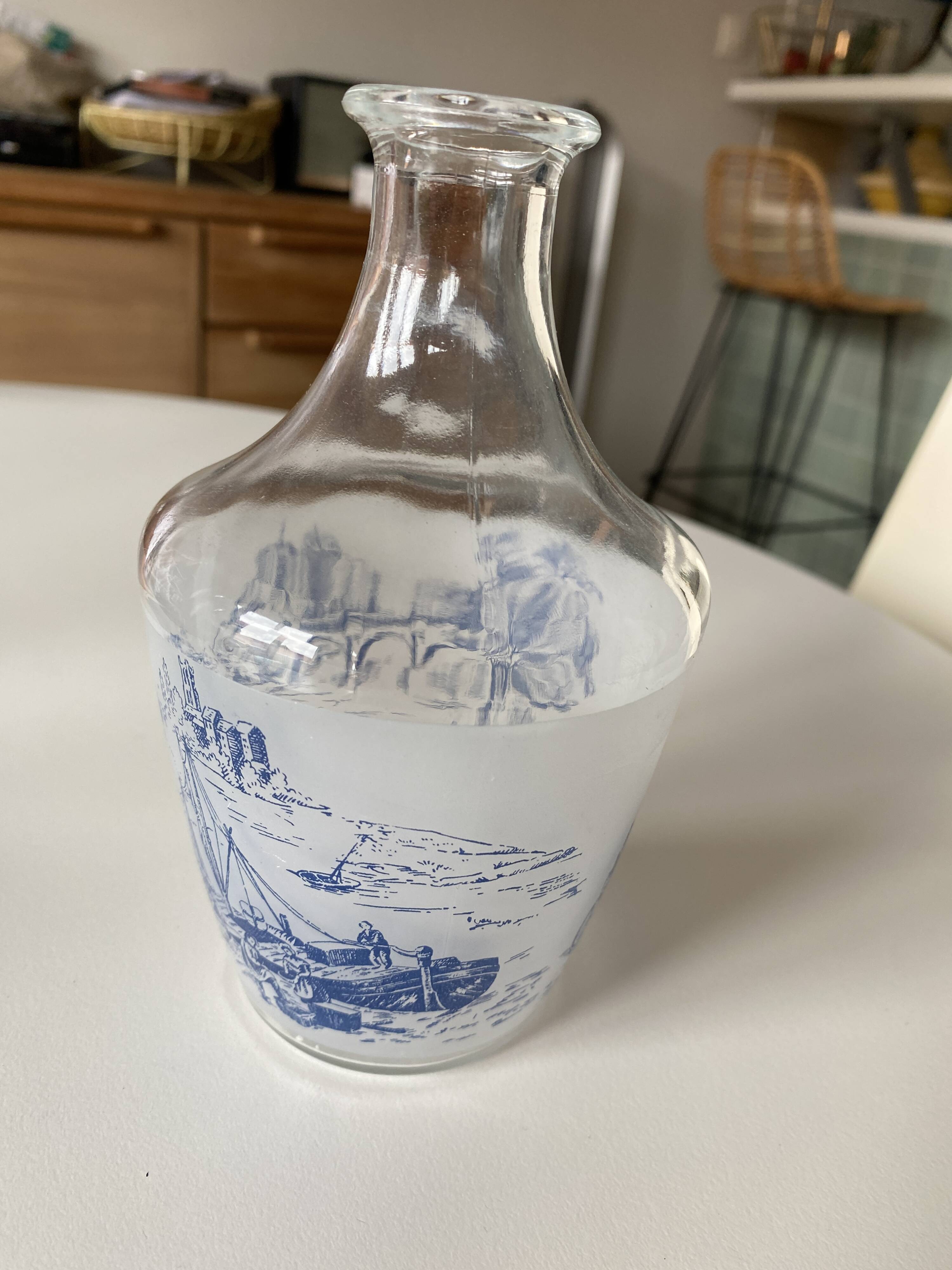 Liqueur carafe - Vintage model in glass decorated in Toile de Jouy style