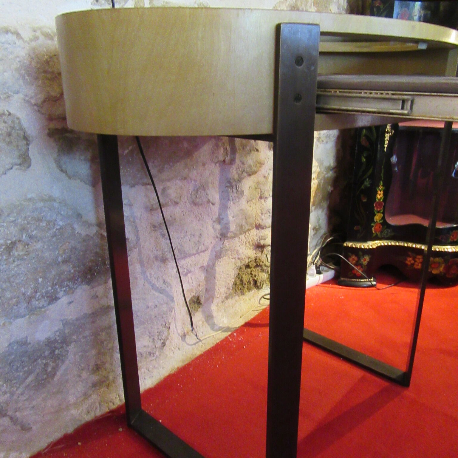 Jeweler's showcase or for collector in sycamore and bronze