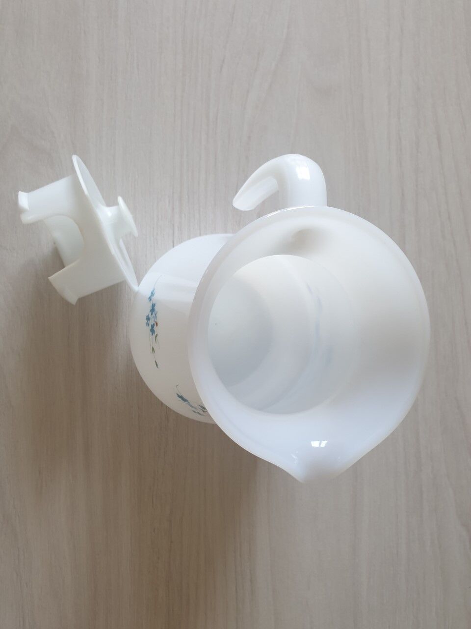 Pitcher Arcopal forget-me-not 70s