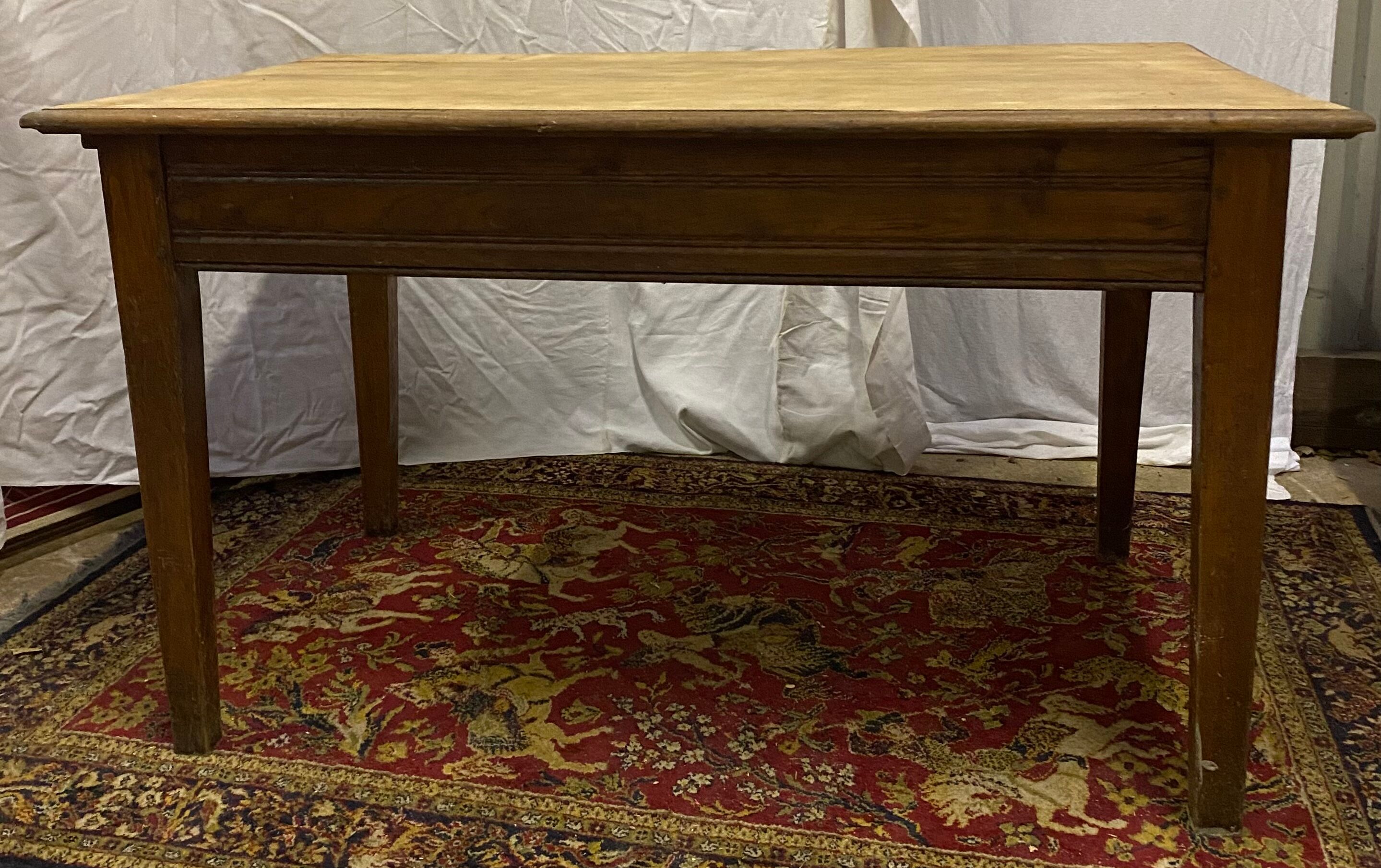 Solid wood farmhouse table of 127 cm