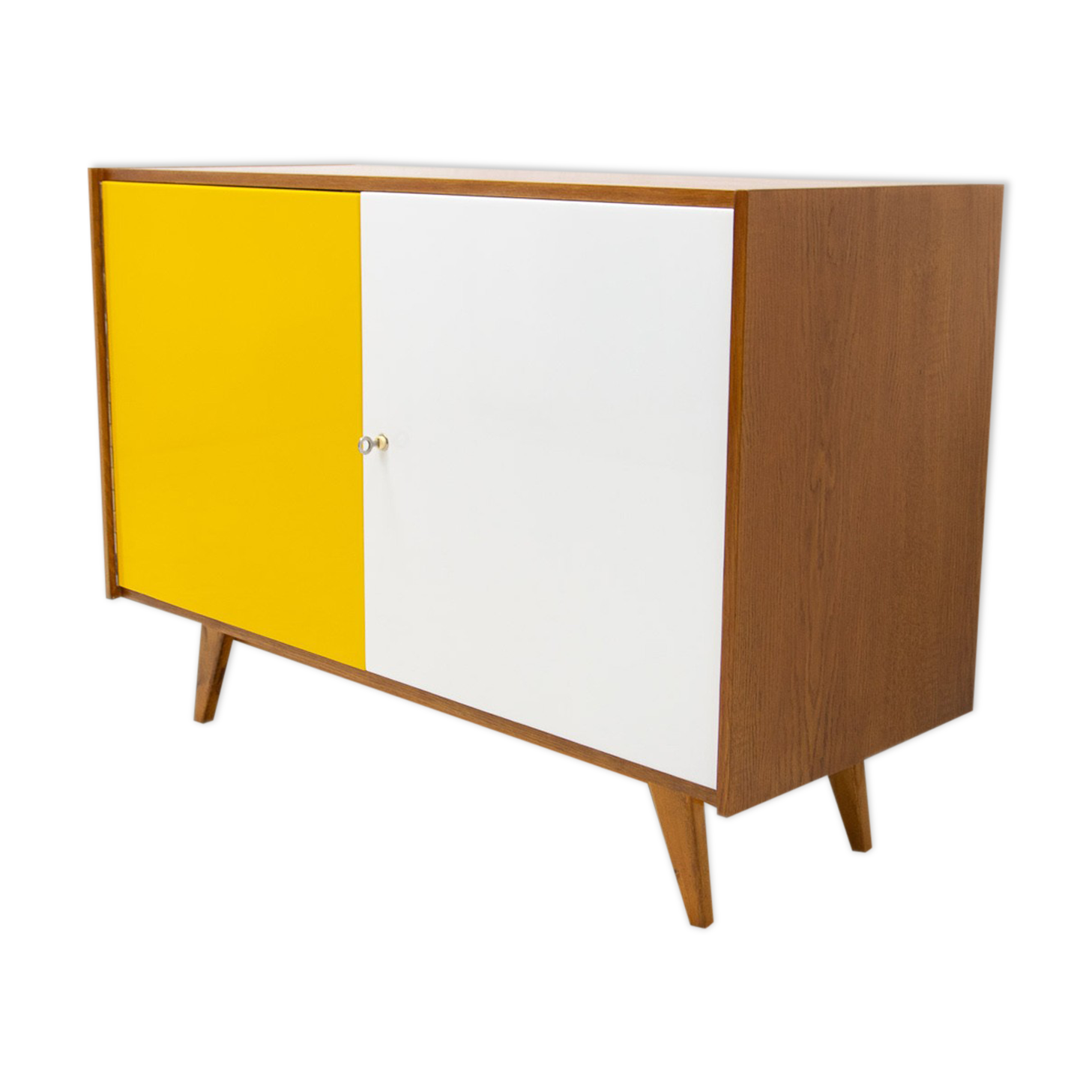 Buffet U-450 du milieu du siècle entièrement restauré par Jiří Jiroutek, années 1960, Tchécoslovaquie