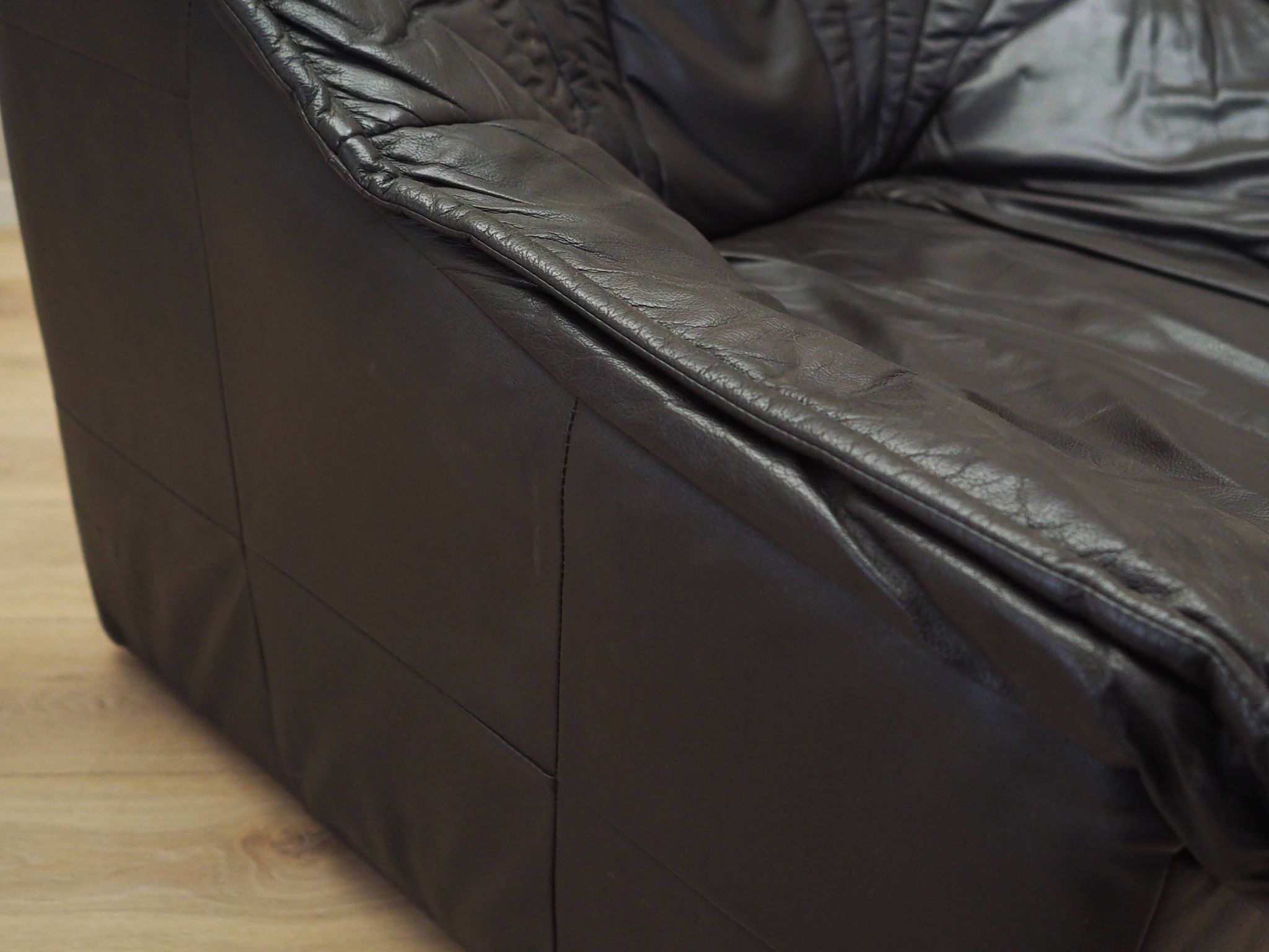Leather armchair, Italian design, 1960s, production: Italy