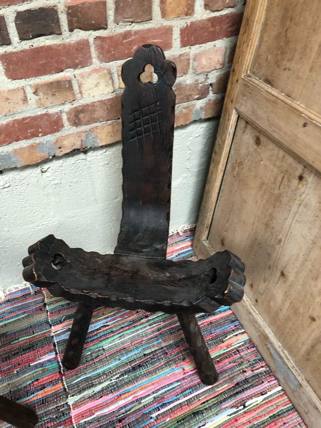 Brutalized tripod chairs