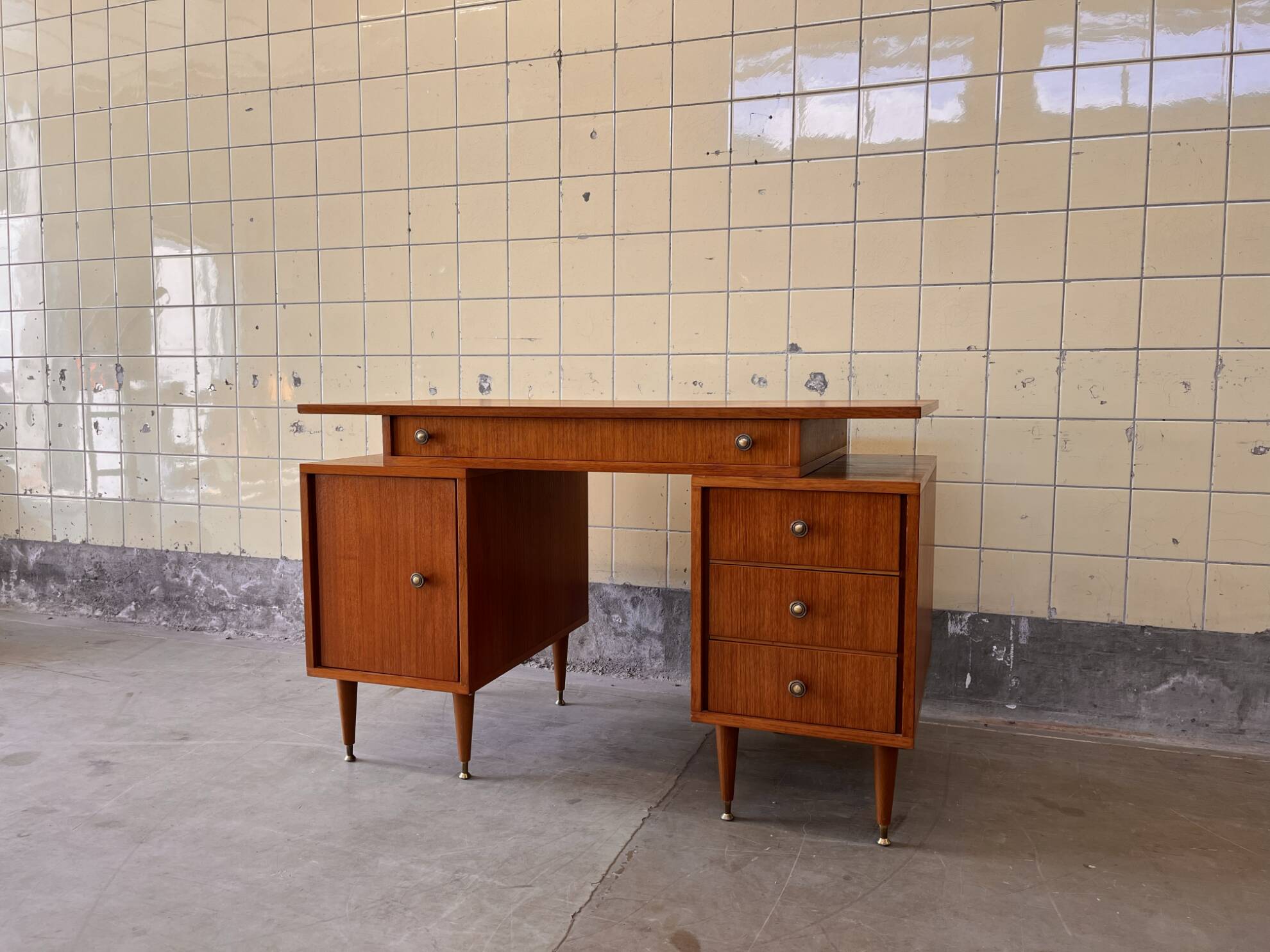 Vintage desk by MDK