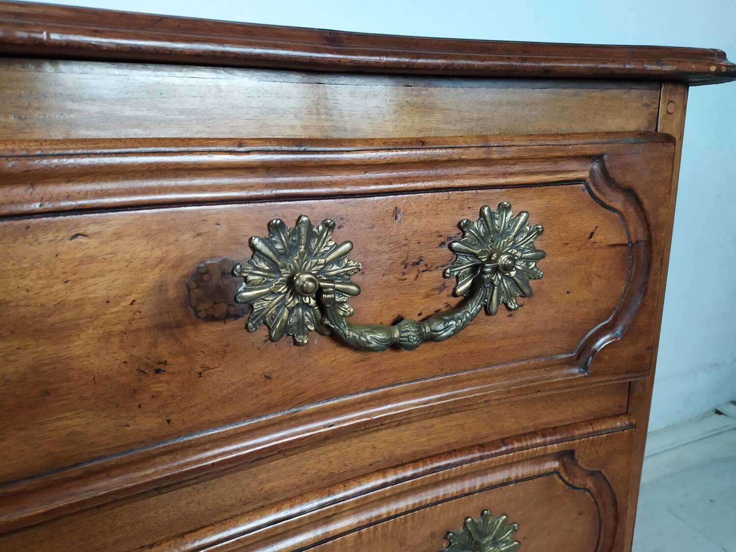 Commode lyonnaise noyer