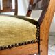 Paire de chaises en bois et velours côtelé vert de style Directoire