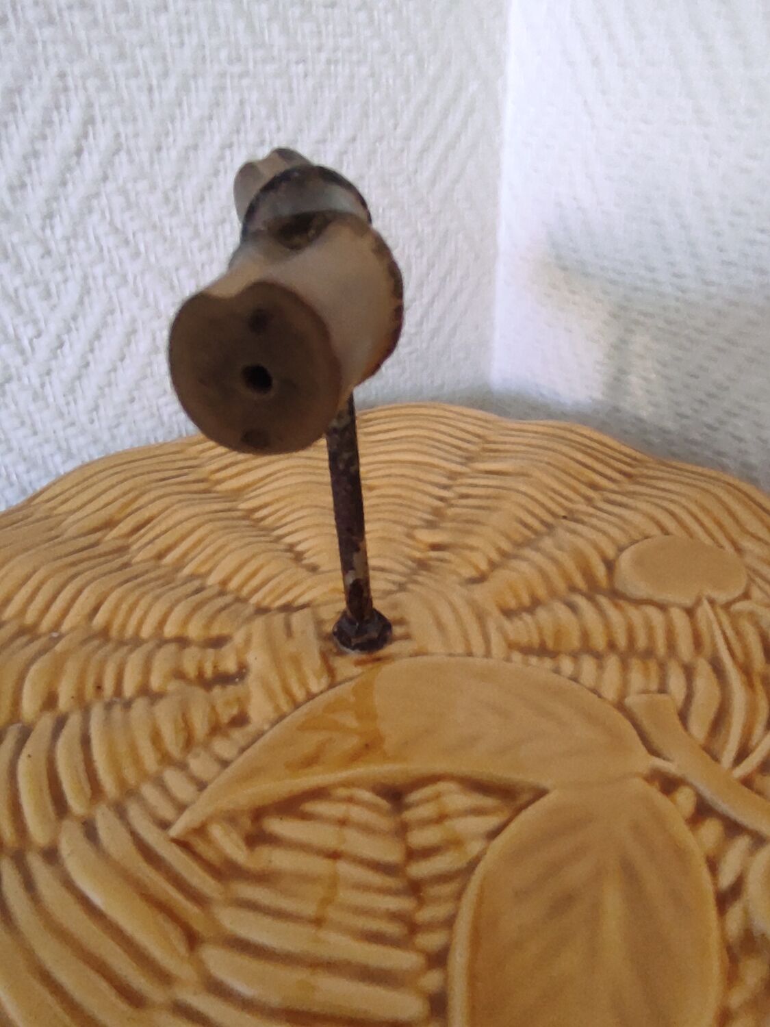 Ceramic cheese board with bamboo handle