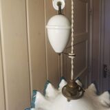 Suspension monte et baisse en opaline et porcelaine