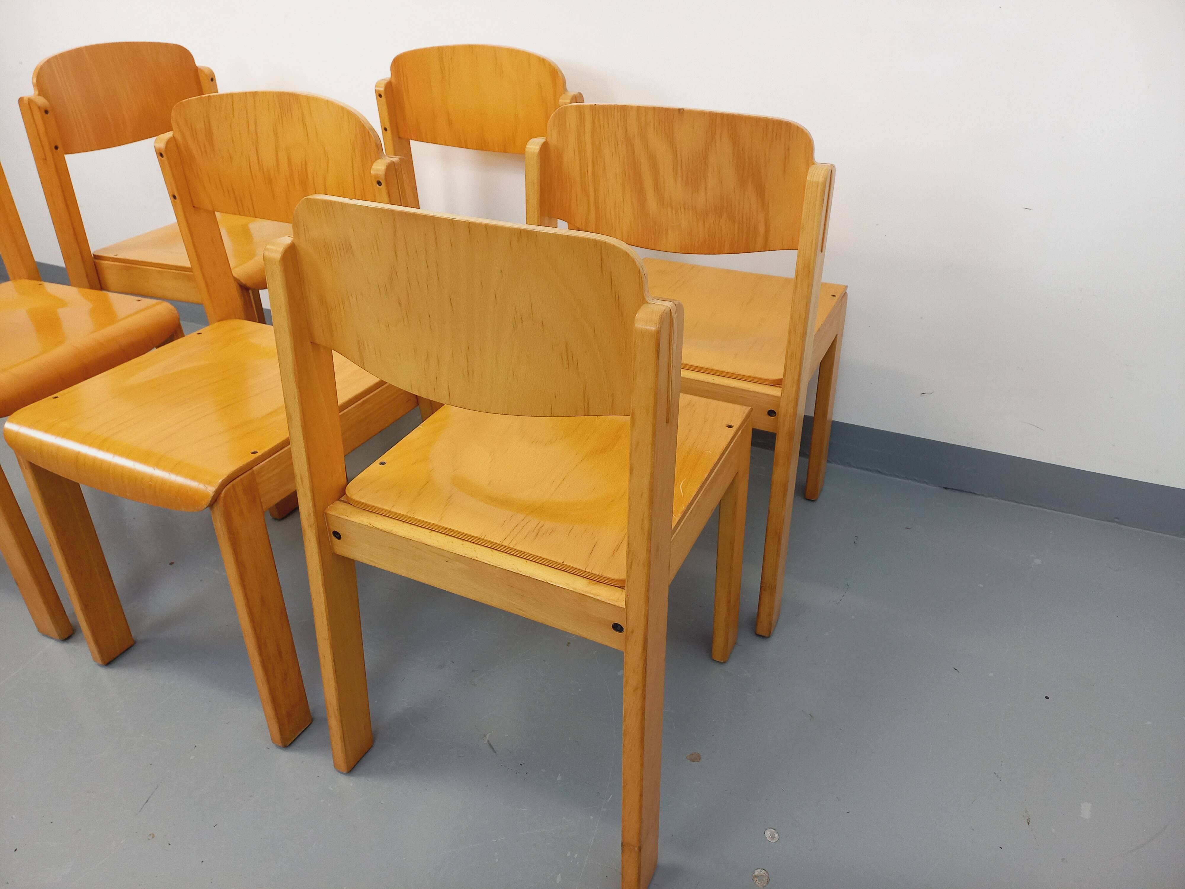 Set of 6 vintage minimalist beech wood chairs from the 70s and 80s.