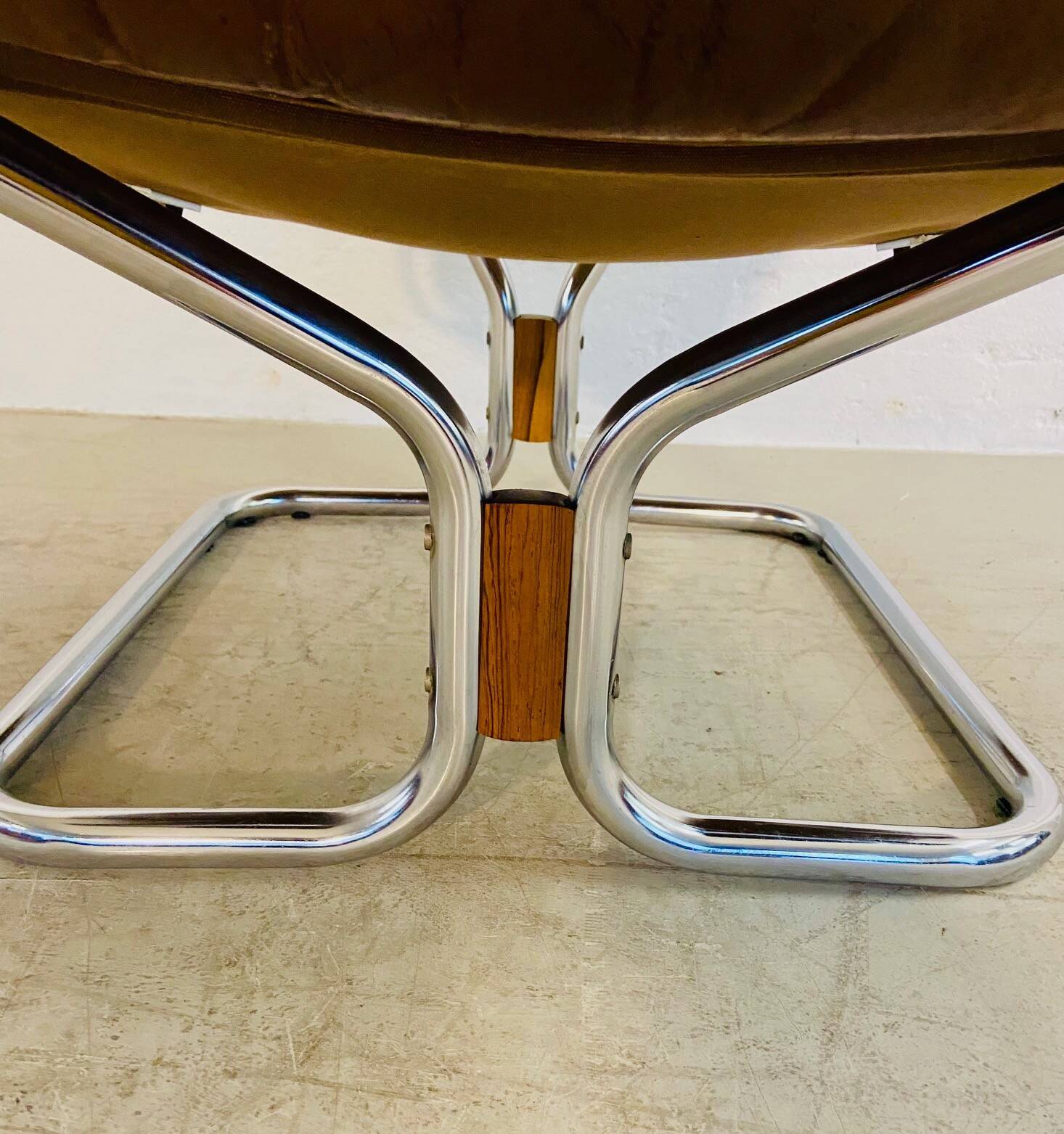 Vintage mid-century Scandinavian cognac leather lounge chair by Harald Relling