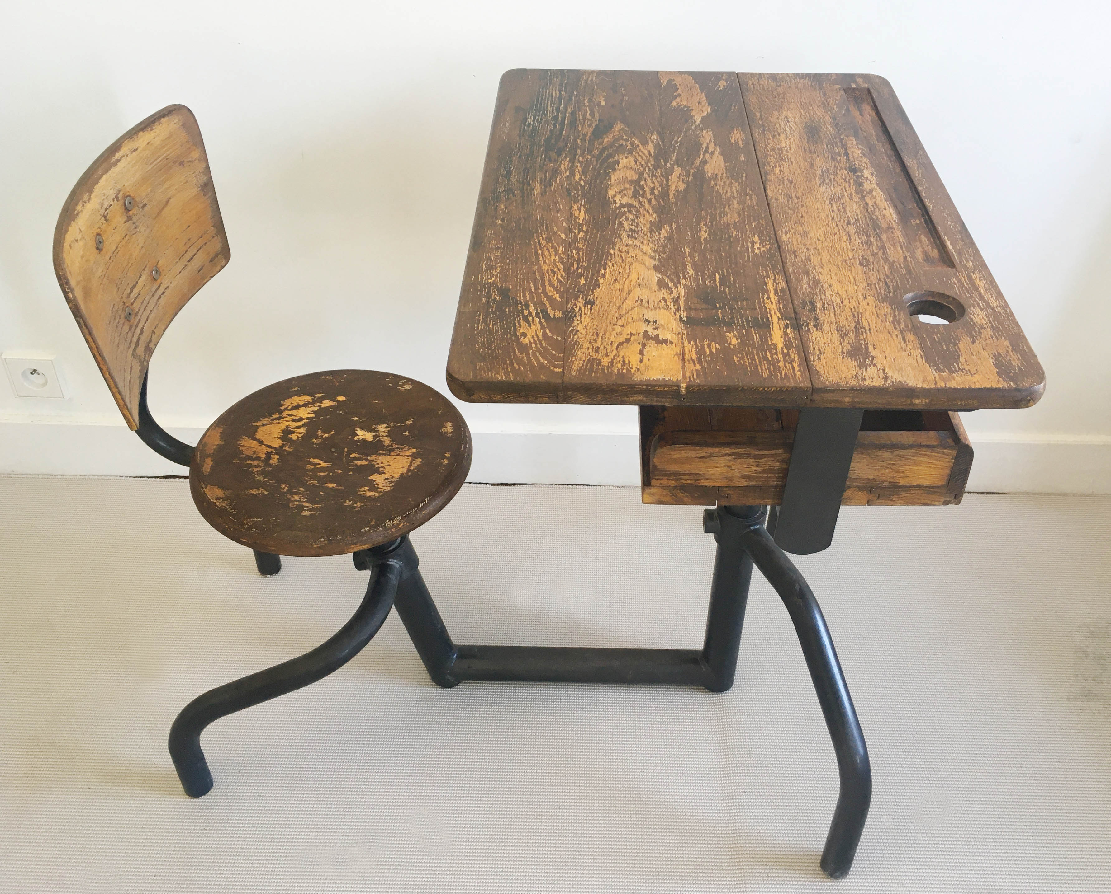 Schoolboy office Jacques Hitier