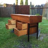 Table bureau console vintage en chêne à piétement en tube de métal carré (machine à tricoter)