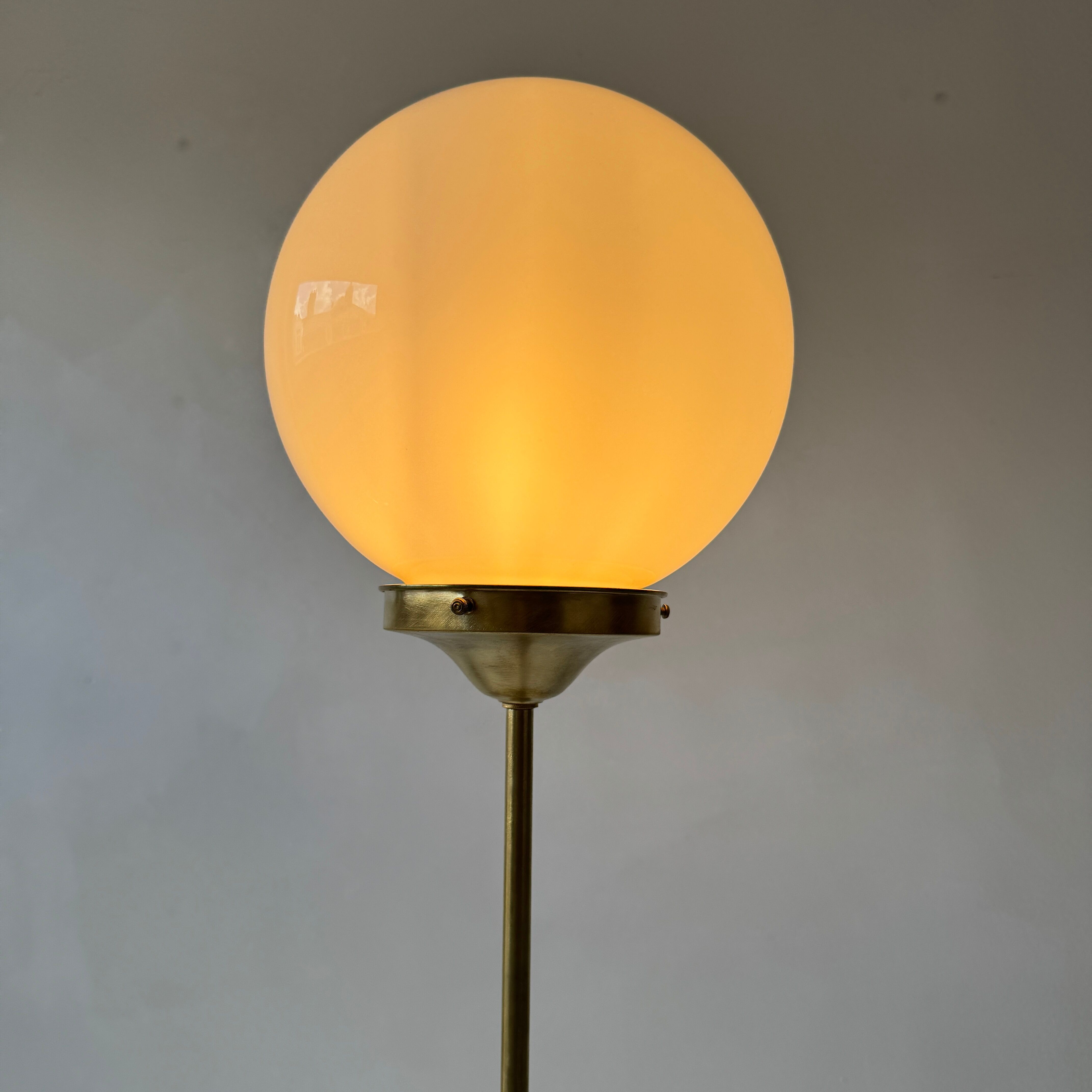 VINTAGE XXL OPALINE TABLE LAMP