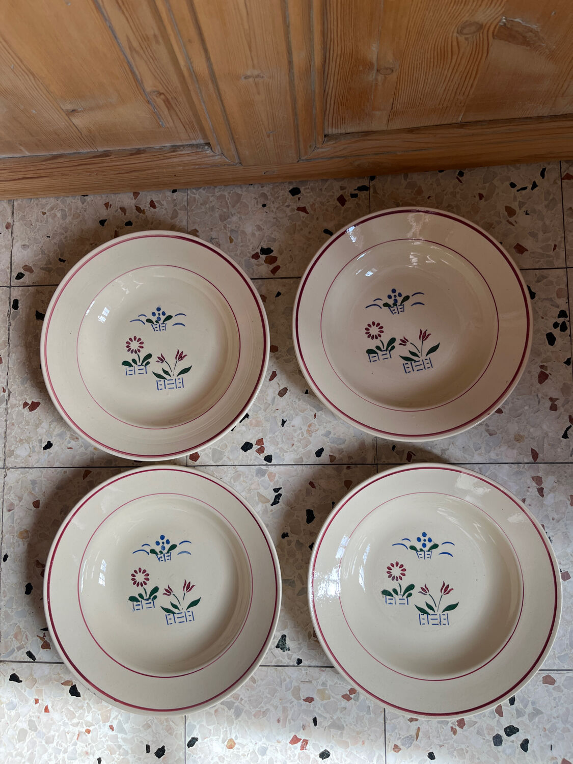 4 deep plates