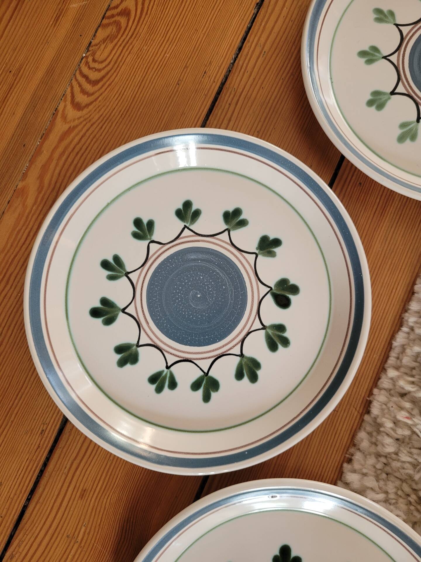Lot no. 2 of 6 dessert plates MBFA Pornic