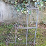 Florist in staircase jardniere