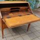 Bureau à pente d'époque Louis XVI en noyer du 18e siècle