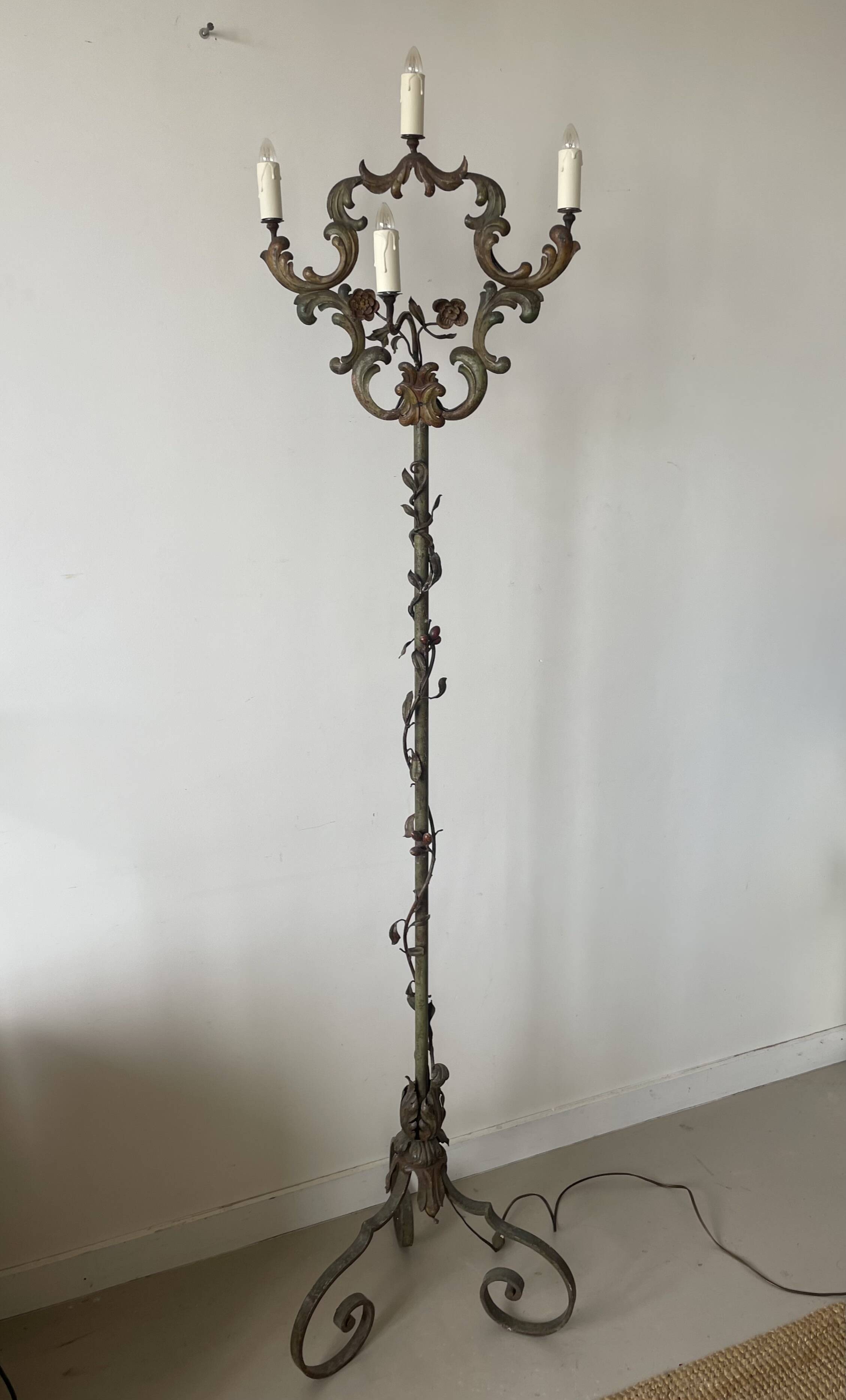 Florentine floor lamp in old painted sheet metal