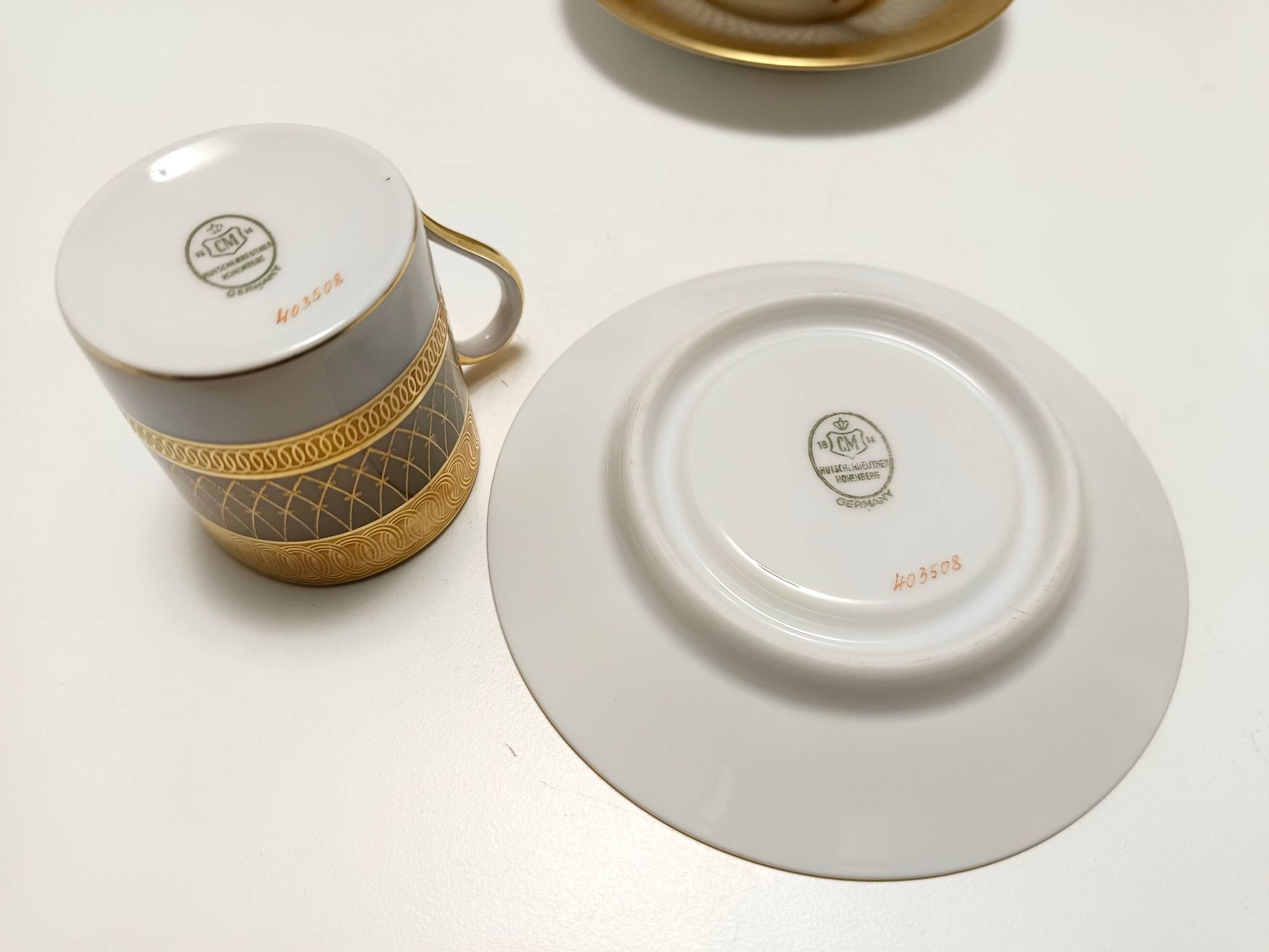 Set of Eleven Porcelain and Pure Gold Coffee Cups by Hutschenreuther, Germa
