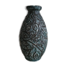 Basque sandstone vase