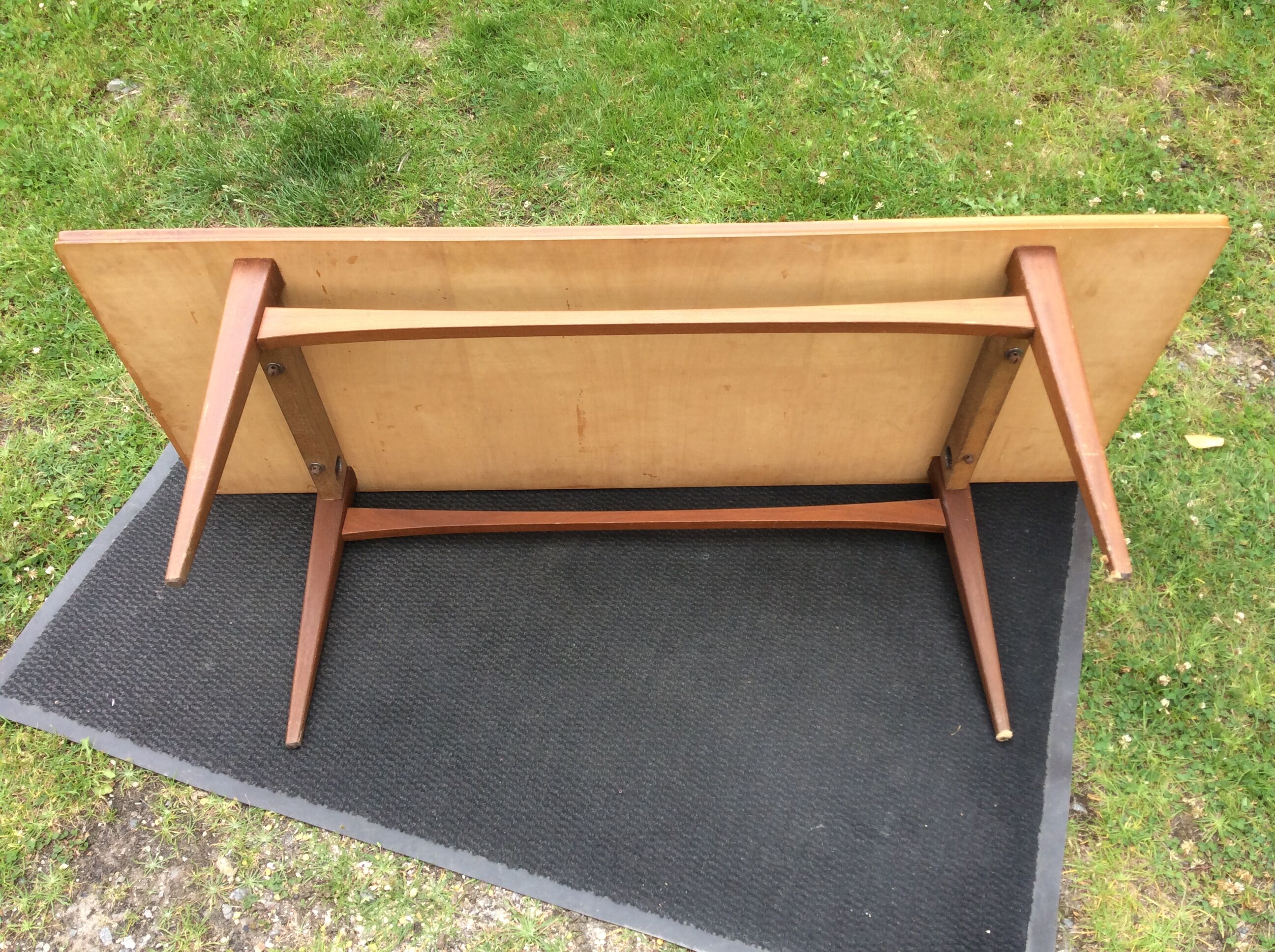 Table basse scandinave en teck