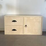 Beige workshop furniture