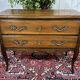 Commode 2 tiroirs de style Louis XV fin XIXème en noyer et peuplier